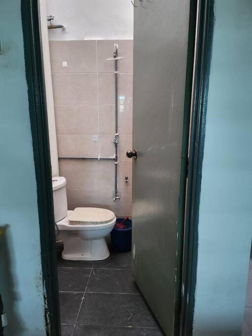 D'Haja 61 Klia Sepang With 3 Airconds & Wifi Villa Banting  Luaran gambar