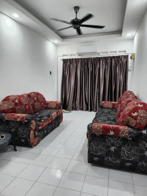 D'Haja 61 Klia Sepang With 3 Airconds & Wifi Villa Banting  Luaran gambar